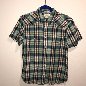 Casual Plaid Button Down!!